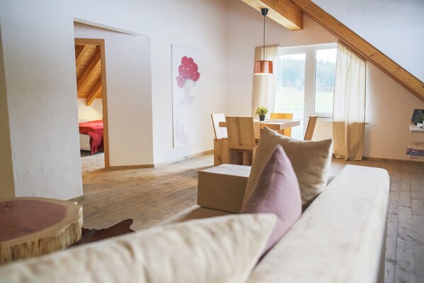 Apartment, 1 Bedroom | Living area