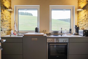 Apartment, 1 Bedroom | Private kitchen