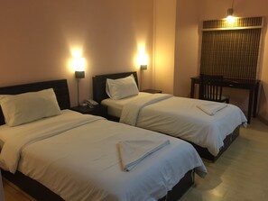 Bureau, rideaux occultants, lits pliants/supplémentaires, Wi-Fi gratuit