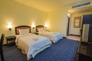 Standard Twin Room | Desk, blackout drapes, rollaway beds, free WiFi - Pannapa Resort (Krabi)