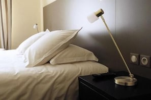 Schreibtisch, schallisolierte Zimmer, kostenloses WLAN, Bettwäsche