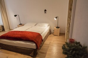 2 室のベッドルーム、アイロン / アイロン台、WiFi (無料)、ベッドシーツ