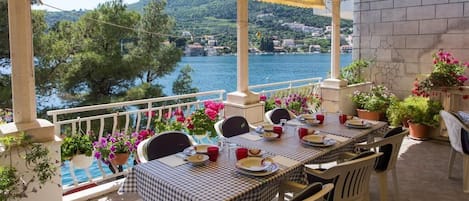 Apartment (Standard One-Bedroom Apartment with S) | Terrace/patio