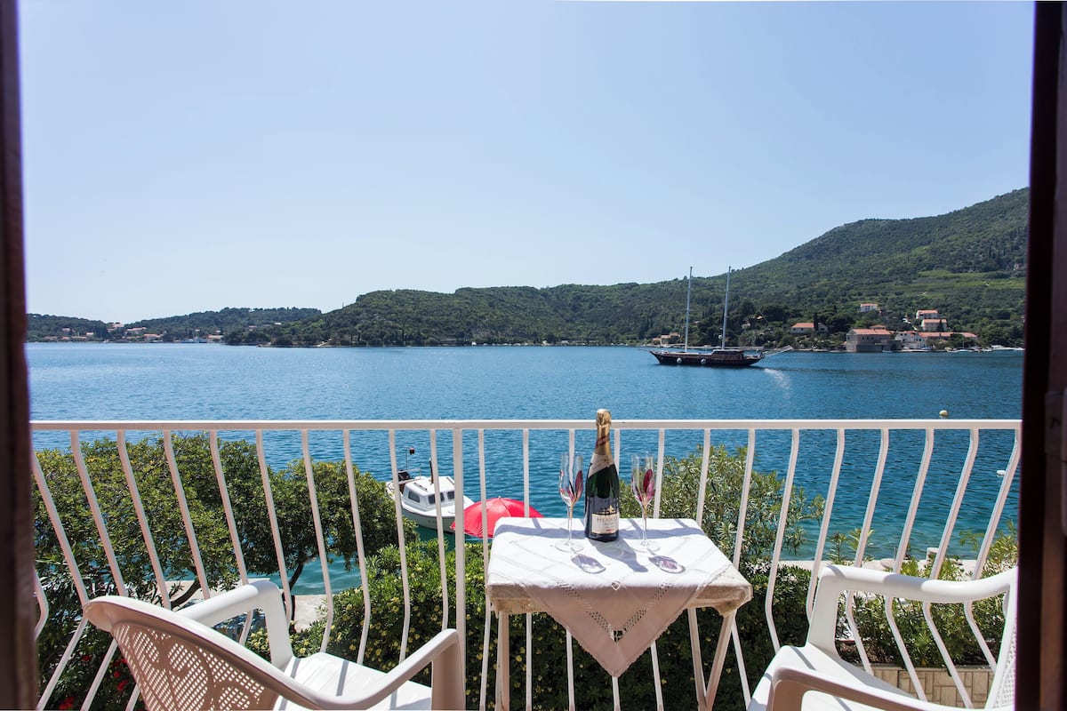 Apartment (One-Bedroom Apartment with Sea View) | Balcony