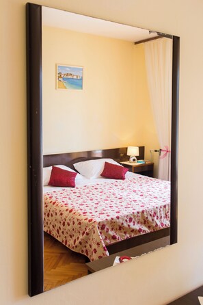 Apartamento (One-Bedroom Apartment with Sea View) | 6 dormitorios, ropa de cama de alta calidad, wifi gratis y ropa de cama