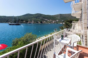 Huoneisto (One-Bedroom Apartment with Sea View) | Parveke