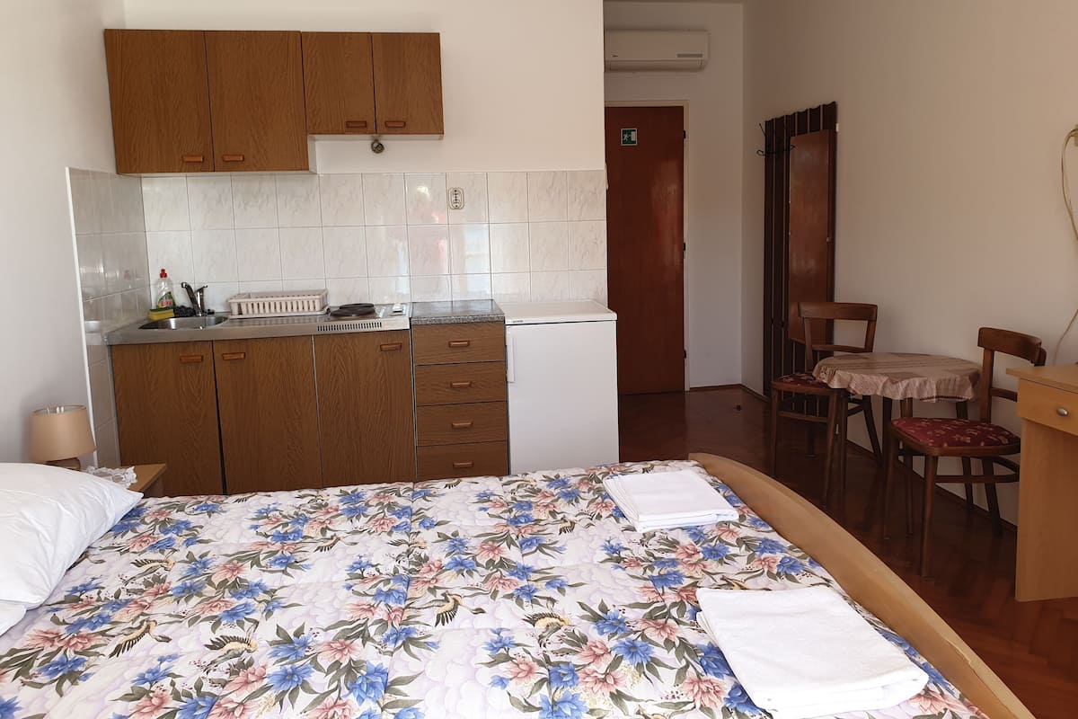 Studio (Studio Apartment with Balcony and Sea) | Innvendig