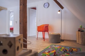 อพาร์ทเมนท์, 4 ห้องนอน (Maisonette) | ห้องพักตกแต่งสำหรับเด็ก
