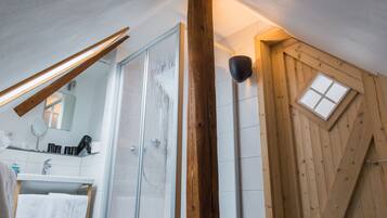 Apartment, 4 Bedrooms (Maisonette) | Bathroom | Shower, hair dryer, towels