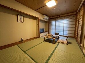 Chambre Tradition, non-fumeur (No Private Bath)