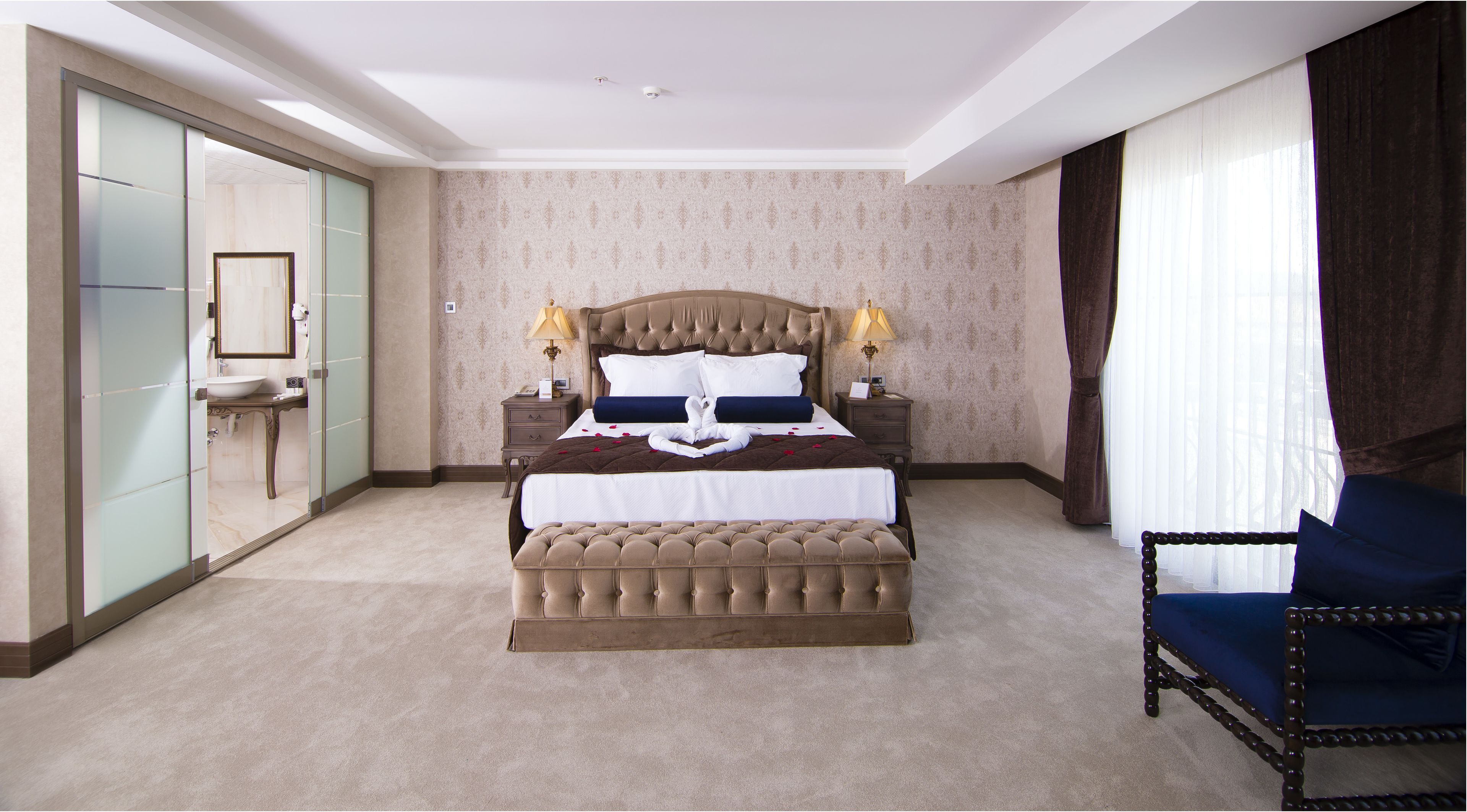 junior suite | 1 bedroom, egyptian cotton sheets, premium bedding, down duvets
