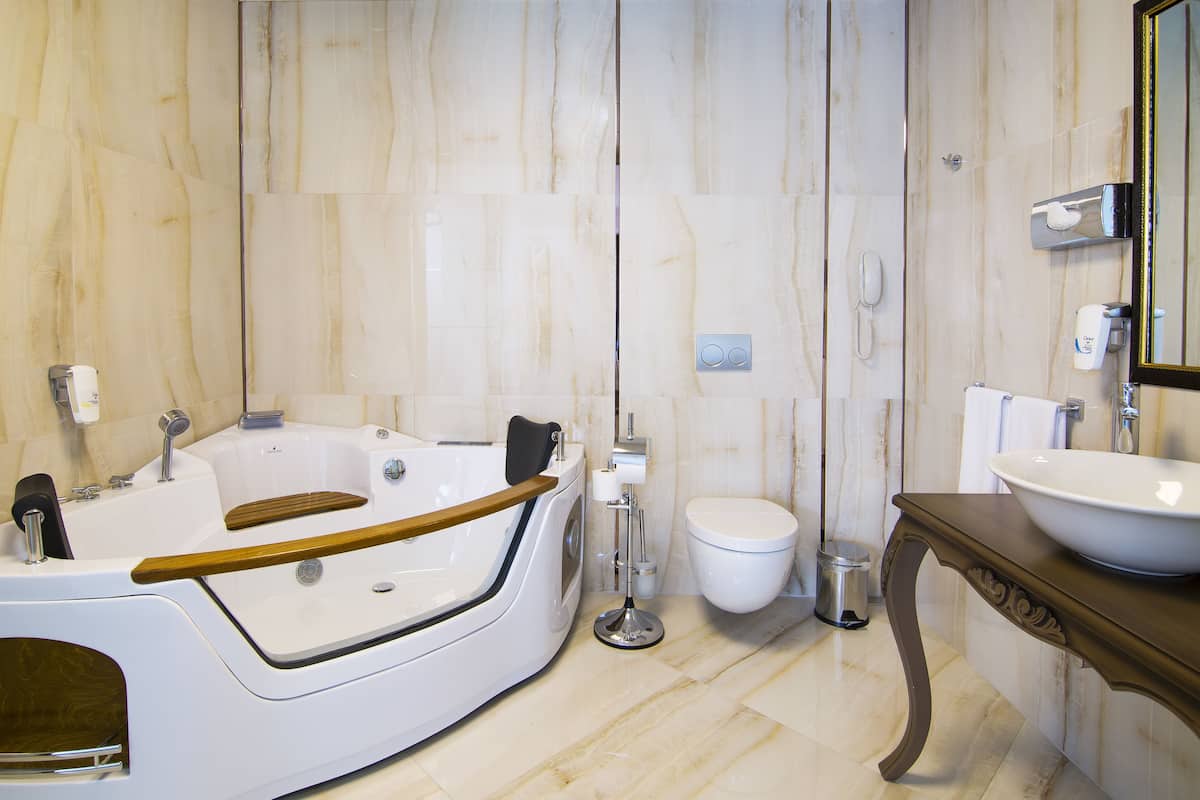 jetted bathtub