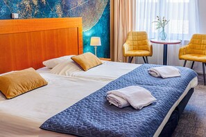 Standard Twin Room | In-room safe, desk, free WiFi - Hotel Het Landhuis (Oldenzaal)