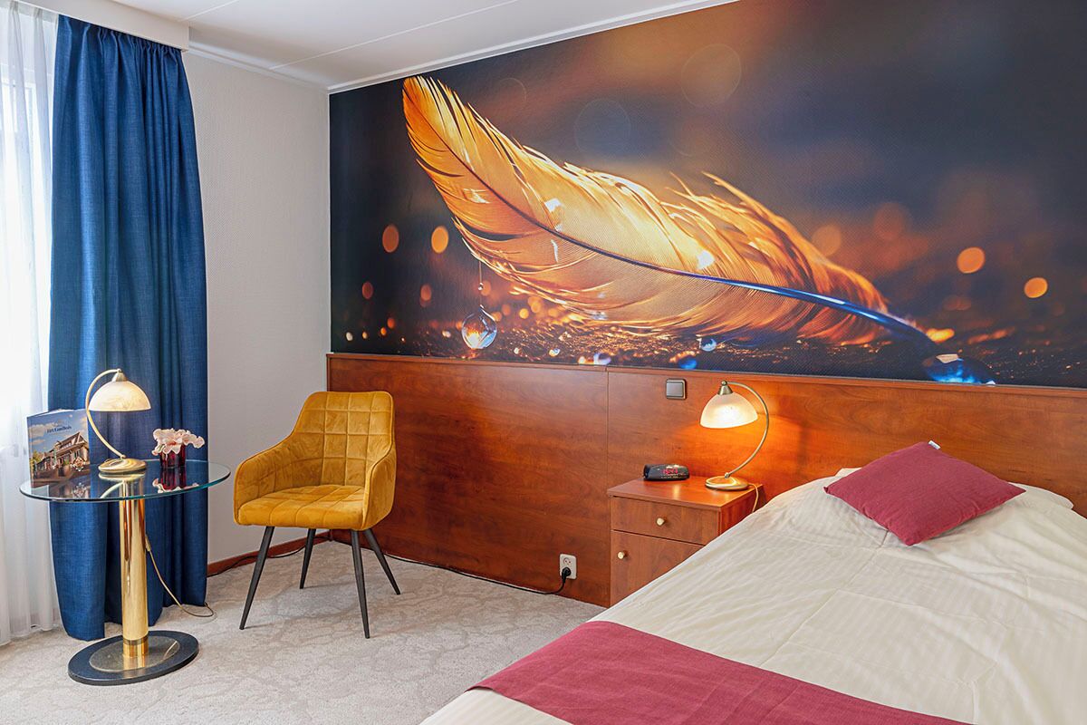 standard single room | in-room safe, desk, free wifi