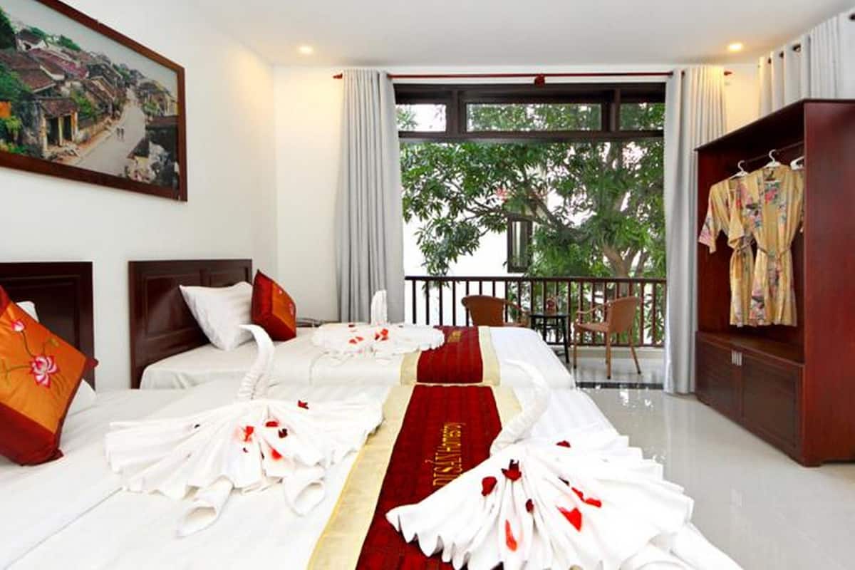 Minibar, desk, free cribs/infant beds, free WiFi