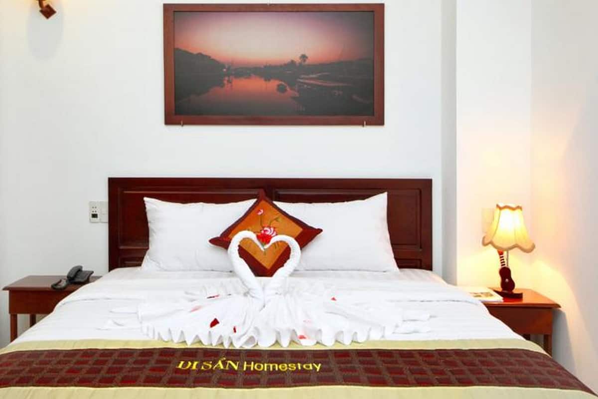 Minibar, desk, free cribs/infant beds, free WiFi