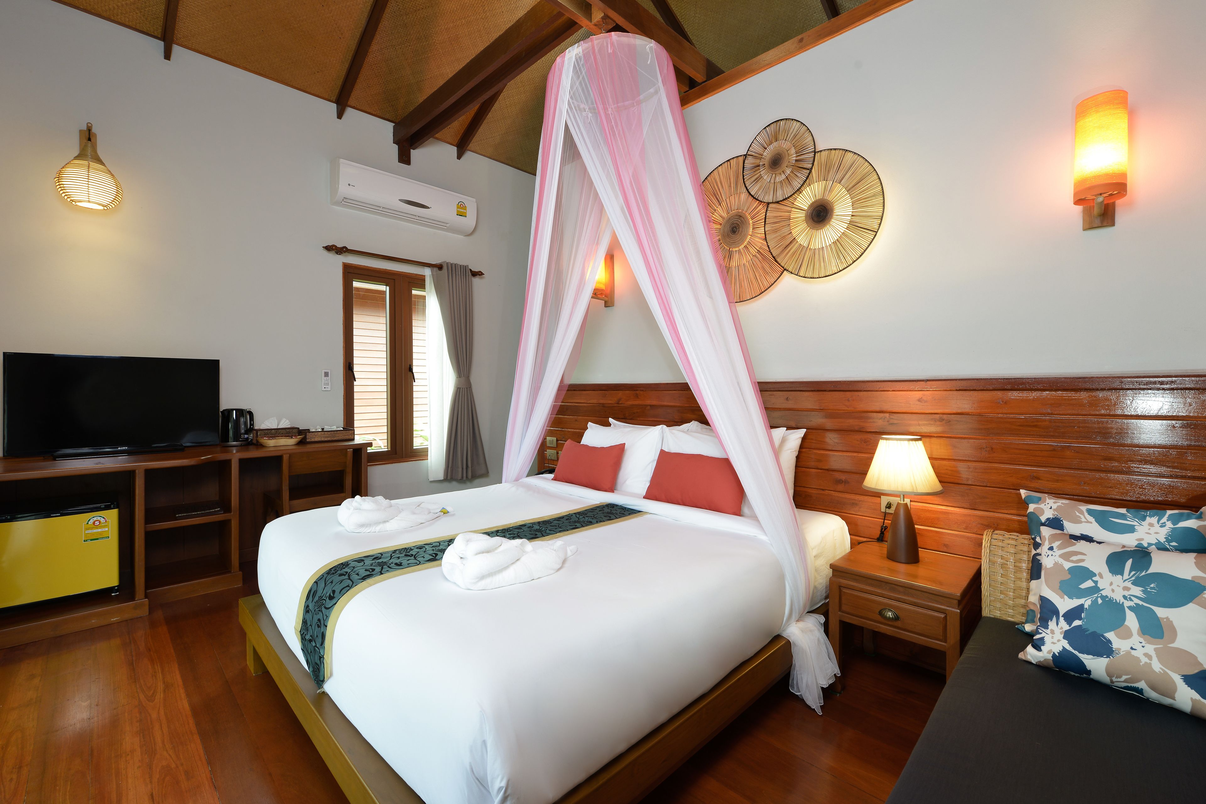 deluxe sea view villa (second row on beach) | 1 bedroom, in-room safe, desk, blackout curtains