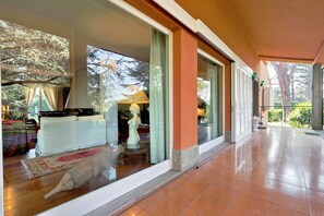 Traditional Villa, 3 Bedrooms, Balcony, Garden View