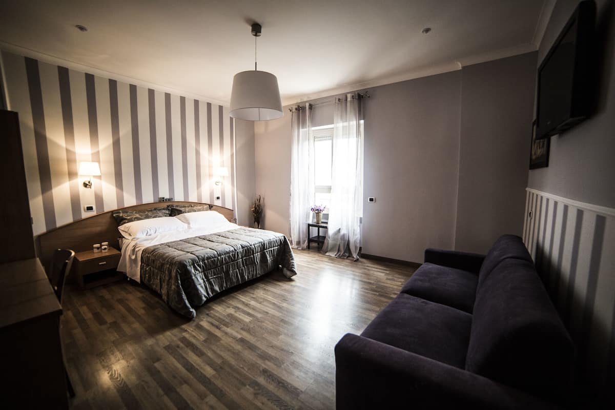 Panoramic Quadruple Room, Ensuite, City View