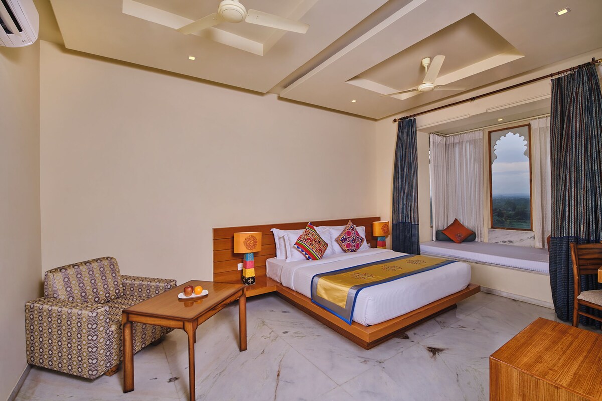 Premium Room | 1 bedroom, premium bedding, memory-foam beds, desk