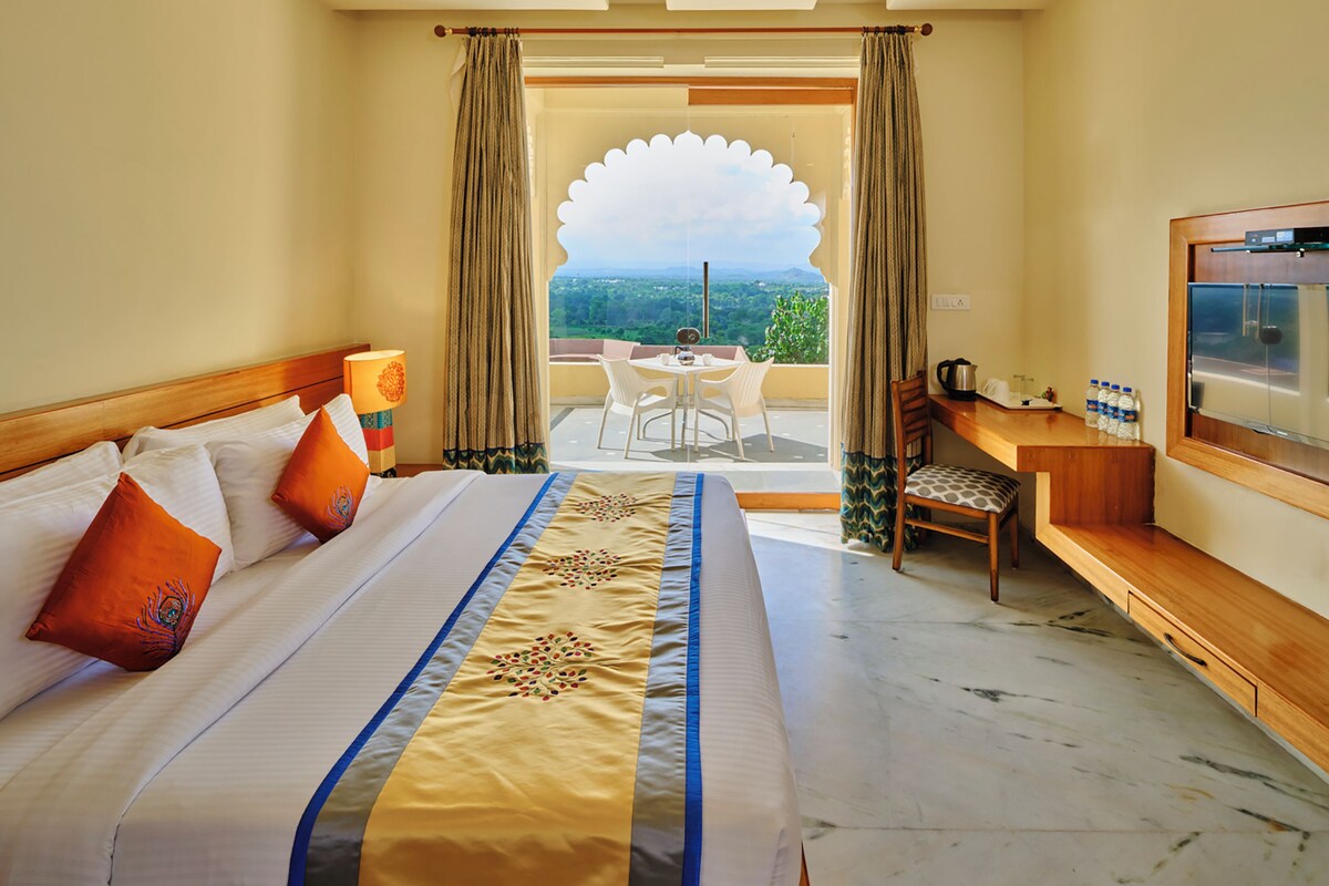 Deluxe Room with Private Balcony | 1 bedroom, premium bedding, memory-foam beds, desk