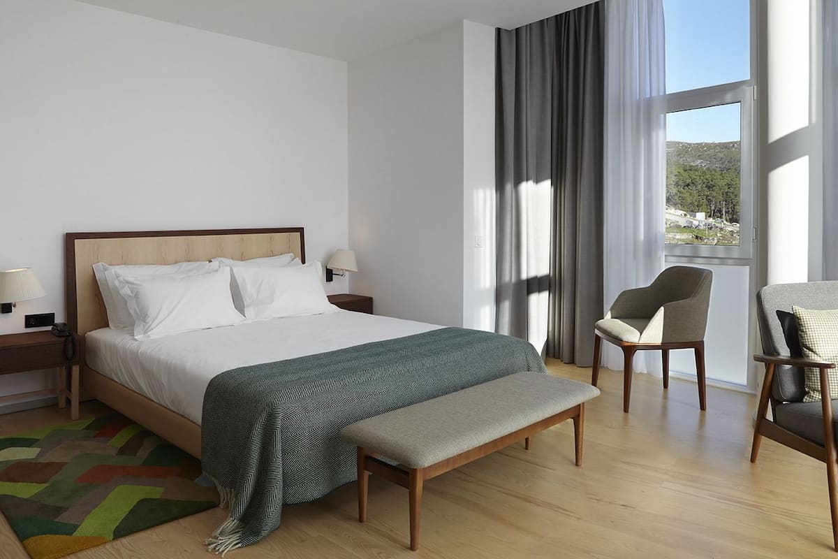 Superior Double Room, Mountain View | Minibar, in-room safe, WiFi (free), bed sheets