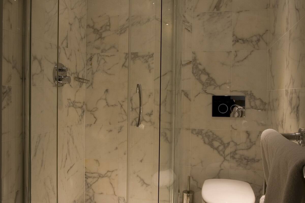 shower, free toiletries, hair dryer, bathrobes