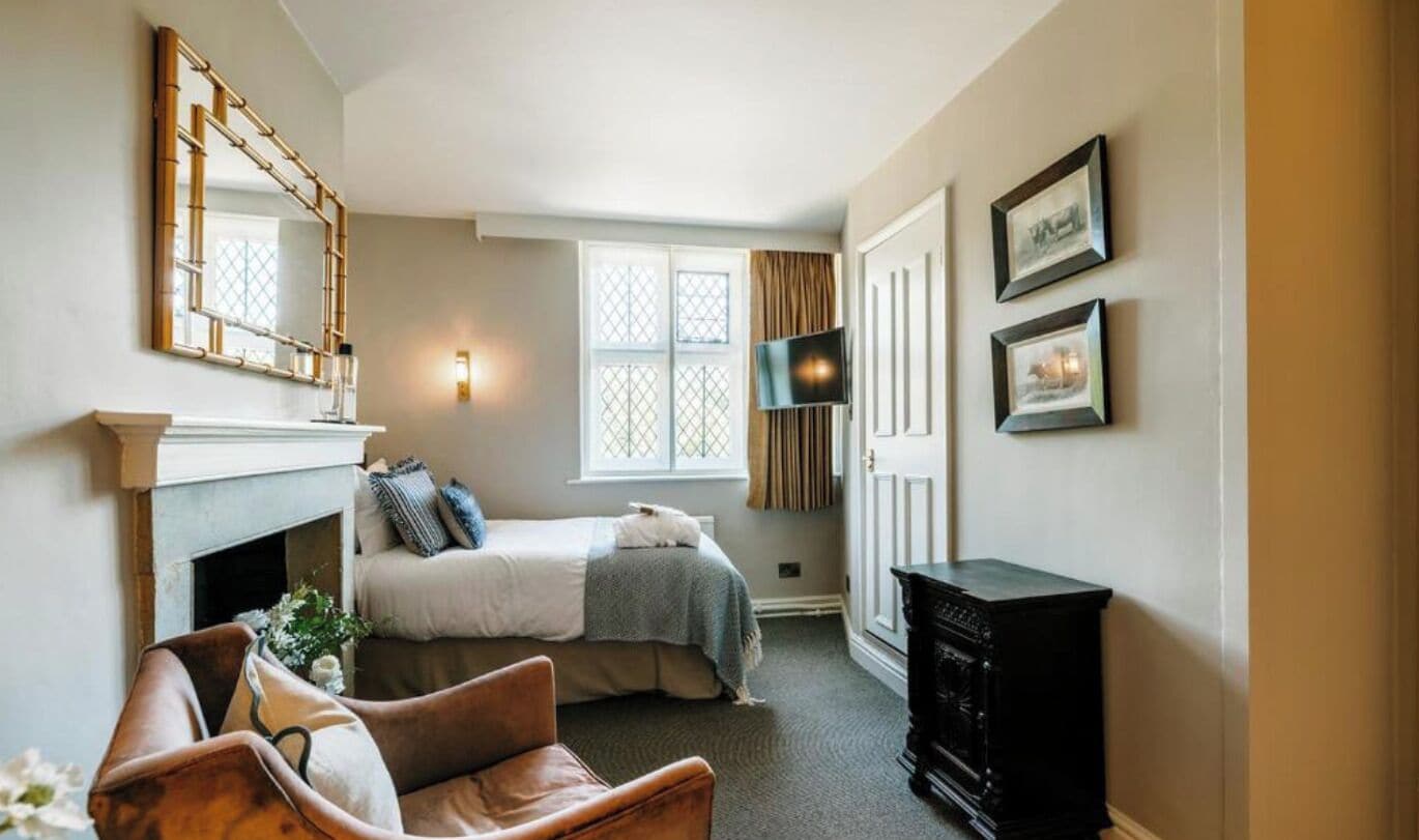 Cosy Single Room | Premium bedding, individually decorated, individually furnished, desk