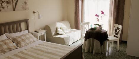 Superior Quadruple Room, City View