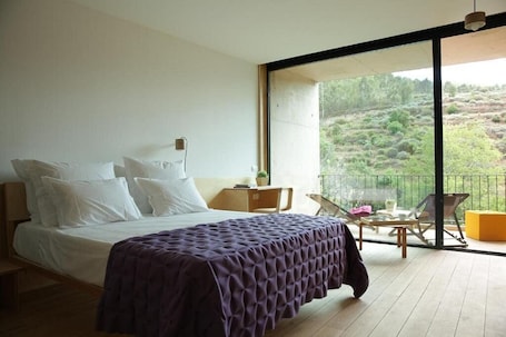 In-room safe, individually furnished, soundproofing, free WiFi