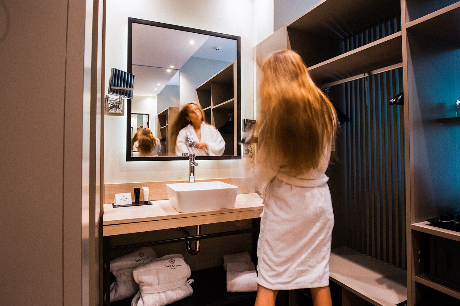 shower, rainfall showerhead, free toiletries, bathrobes