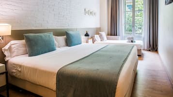Doppelzimmer (with extra bed) | Minibar, Zimmersafe, Schreibtisch, Verdunkelungsvorhänge