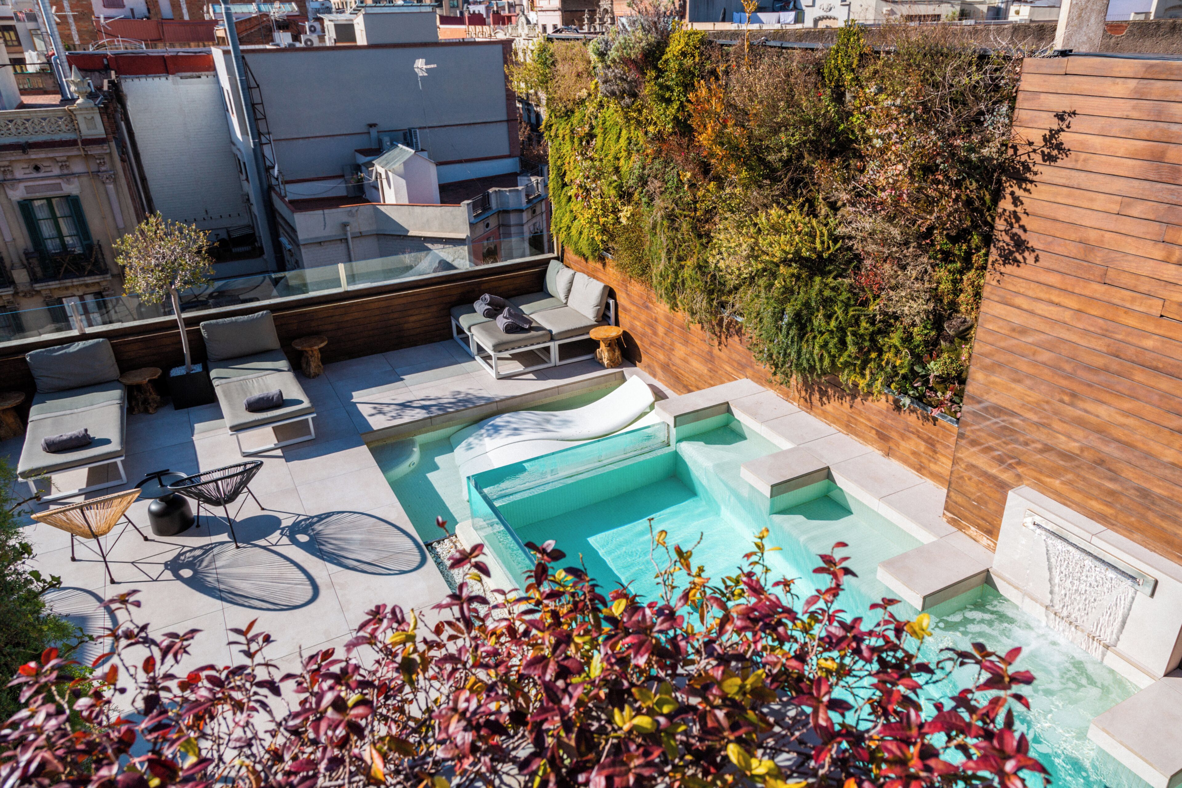 Outdoor pool, sun loungers