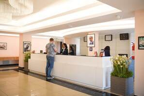 Reception - 2000 HOTEL Downtown Kigali (Kigali)