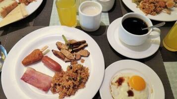 Tägliches inbegriffenes Frühstücksbuffet