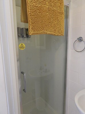 Camera con 2 letti singoli, bagno in camera | 1 camera