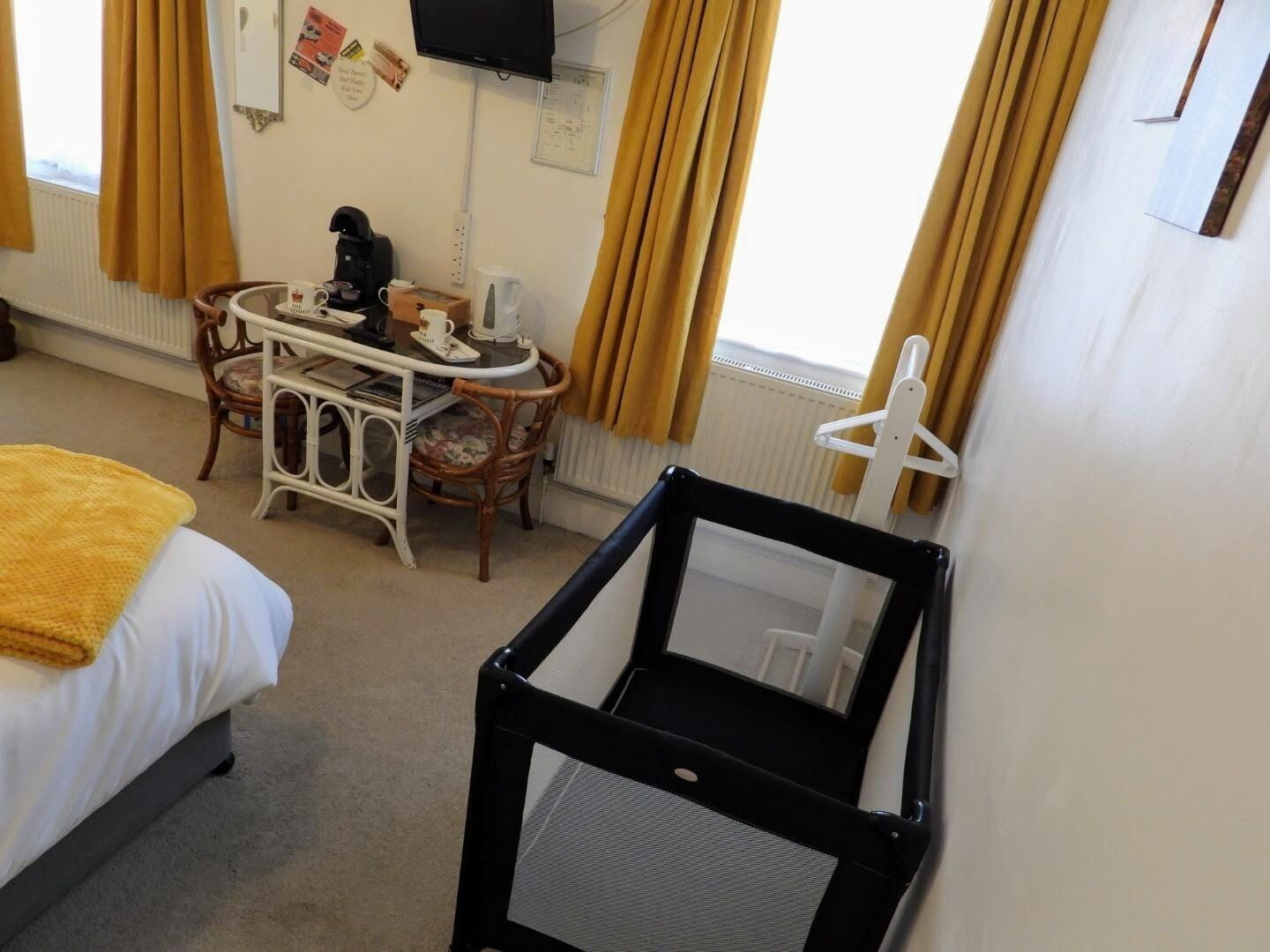 suite, ensuite (double and single beds)