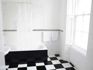 Double or Twin Room, Ensuite | Bathroom