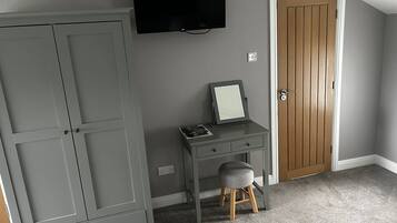 Double Room, Ensuite | Interior