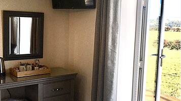 Deluxe Double Room, Ensuite (Deluxe Double Room) | Interior