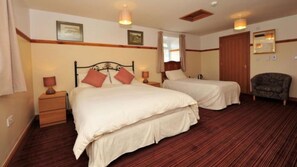 Suite, en-suite badkamer (Double Bed and Single Bed) | 1 slaapkamer