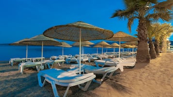 Private beach, sun-loungers, beach umbrellas, beach towels