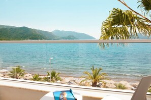 Standard Twin Room Full Sea View | มินิบาร์, ตู้นิรภัยในห้องพัก, เตารีด/โต๊ะรีดผ้า, Wi-Fi ฟรี