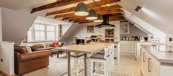 The Tower Gastro Pub & Apartments