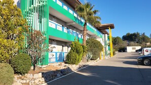 Front of property - Brit Hotel Essentiel Sète Balaruc (Balaruc-le-Vieux)