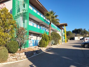 Fachada de la propiedad