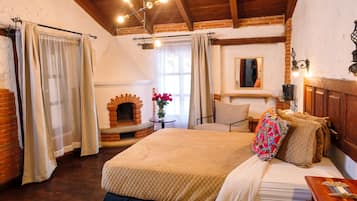 Monolocale Deluxe | Con stile personalizzato, con arredamento individuale, una scrivania