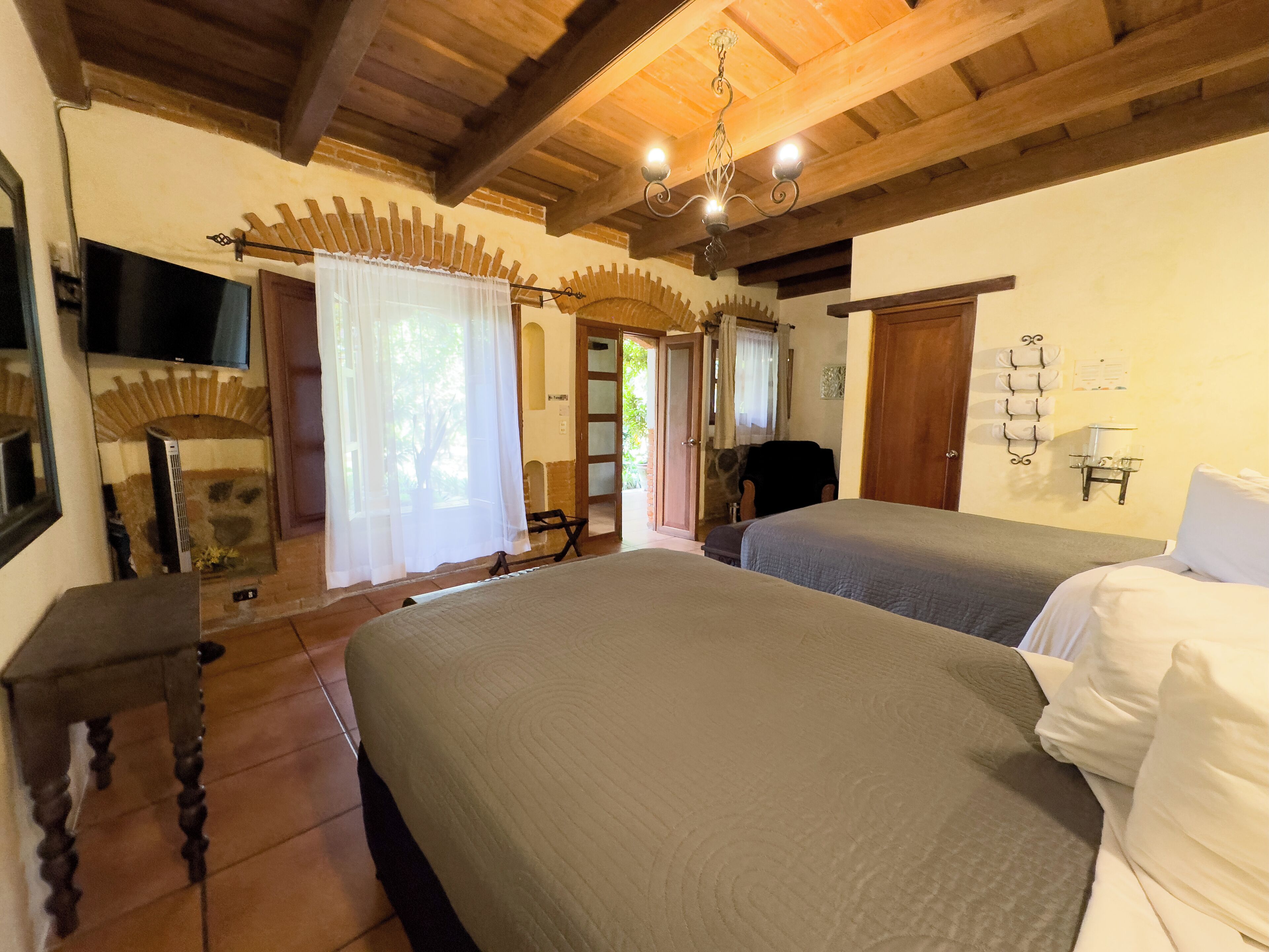 standard double room | individually decorated, individually furnished, desk, laptop workspace