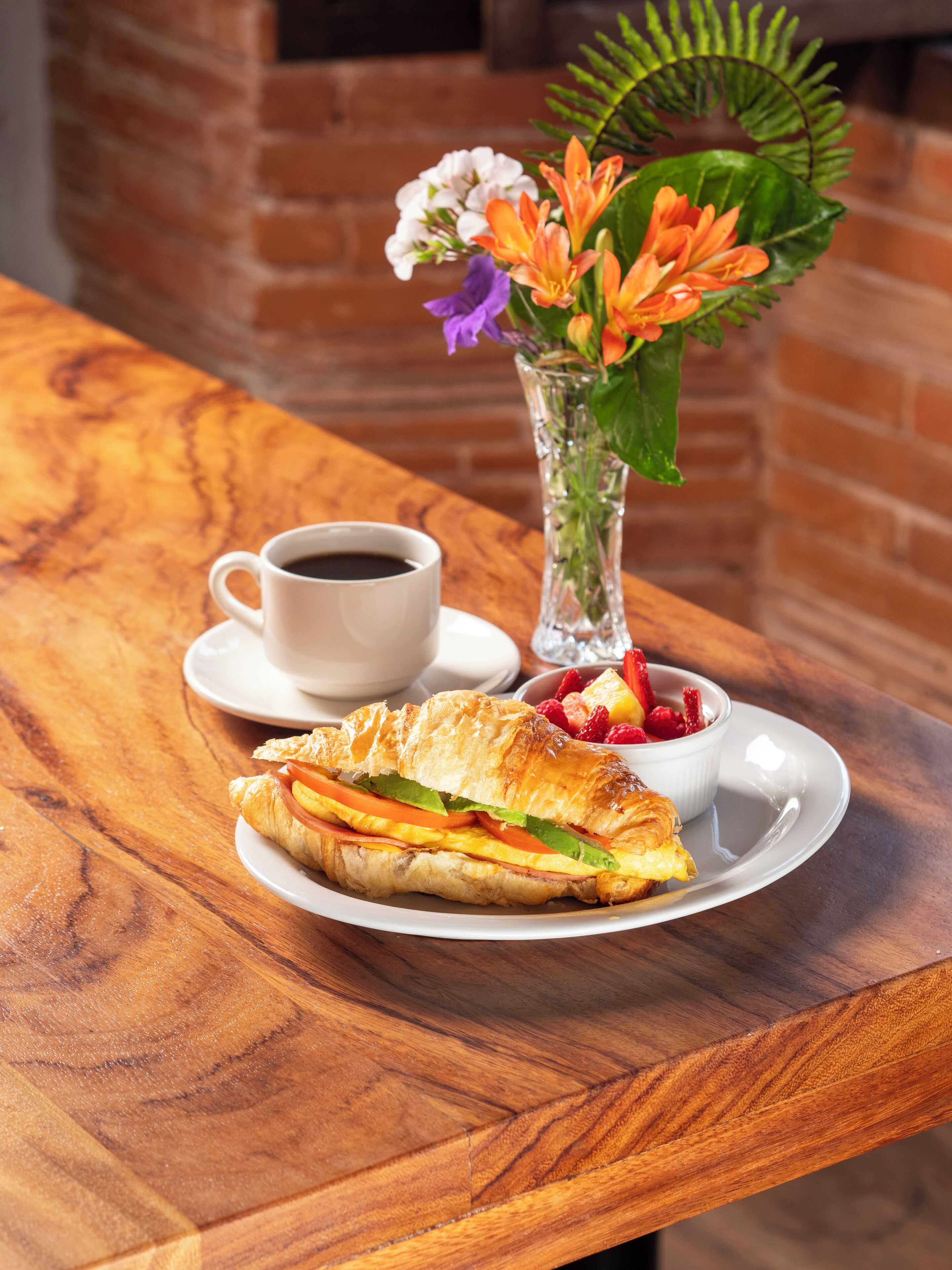 daily cooked-to-order breakfast (usd 10 per person)
