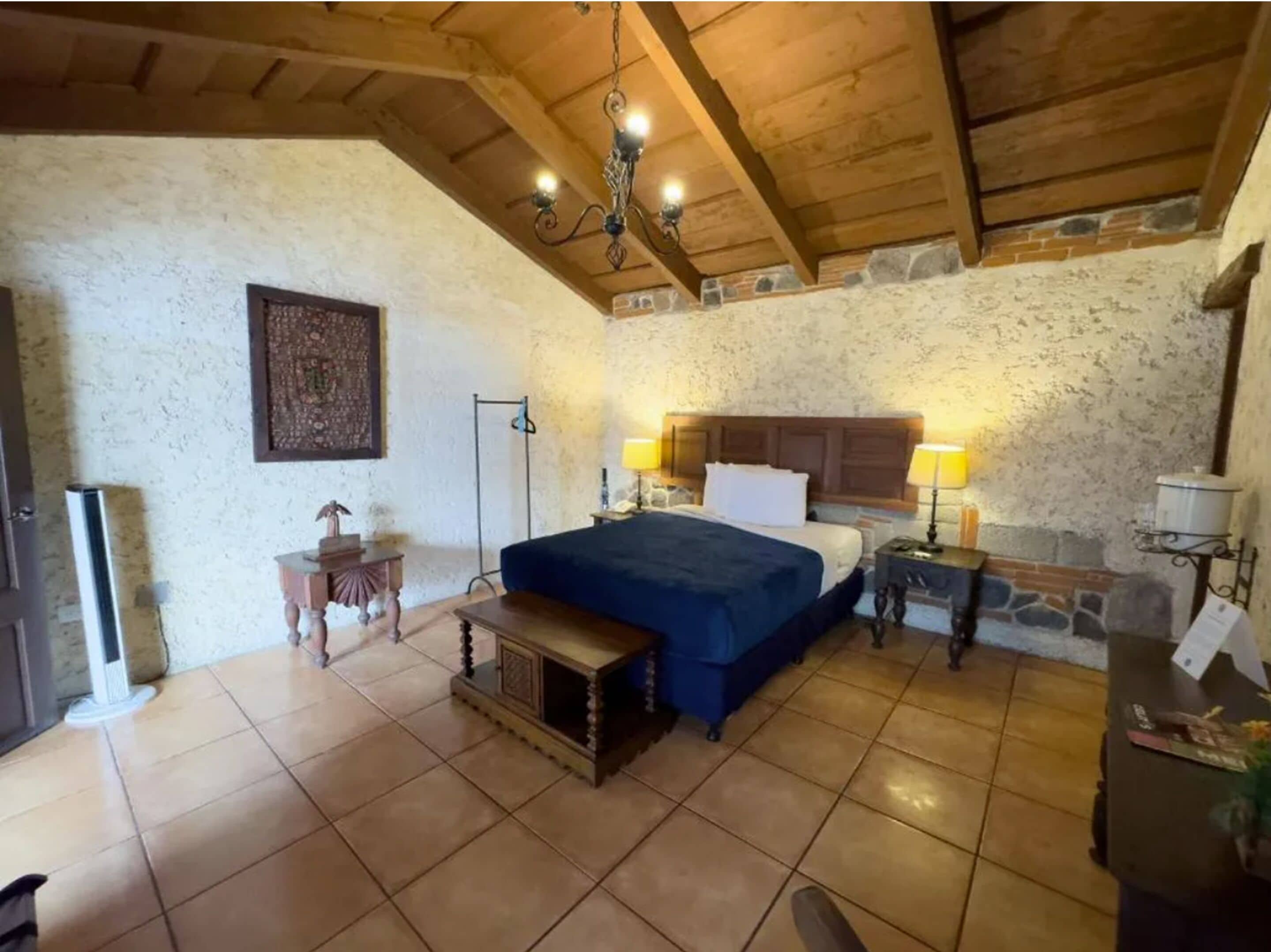 standard double room, 1 queen bed | individually decorated, individually furnished, desk, laptop workspace